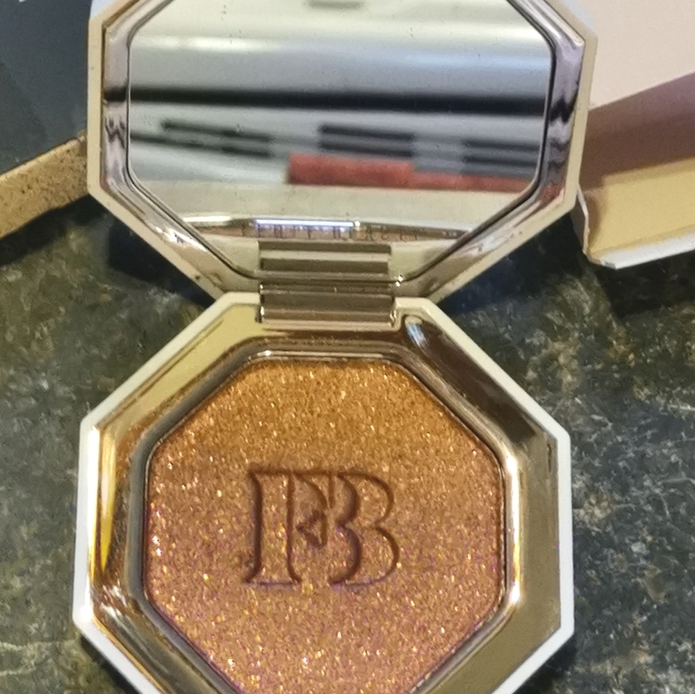 Fenty Beauty Killawatt Foil Freestyle Highlighter
